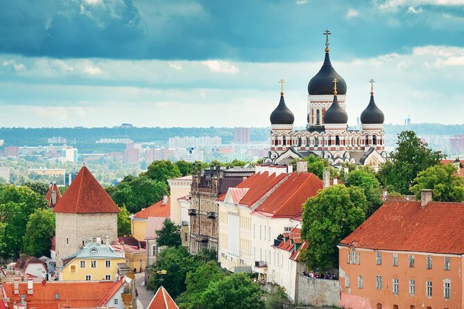 5-Hour Tallinn Tour for Cruise Passengers - Holy Spirit Church (Püha Vaimu Kirik): the quiet standout with a clock