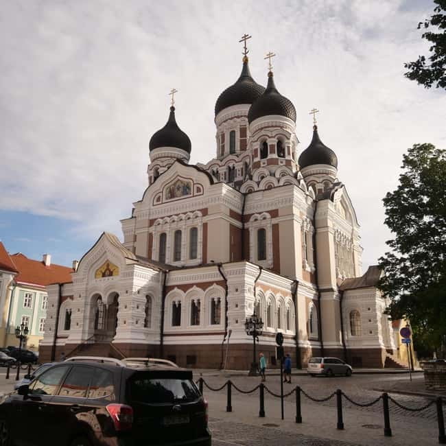 Audio Tour of the Toompea Hill (Cathedral Hill) in Tallinn - Key highlights at a glance