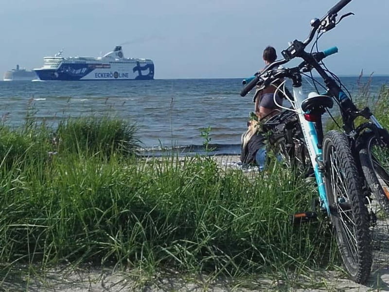 Best of Tallinn 2-Hour Bike Tour - Bikes, Safety Gear, and Why the Route Feels Designed for Beginners