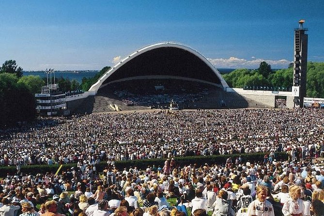 Complete Tallinn Tour: Highlights & Hidden Gems - Stop 2: Kadriorg Park, Song Festival grounds and the President Palace area