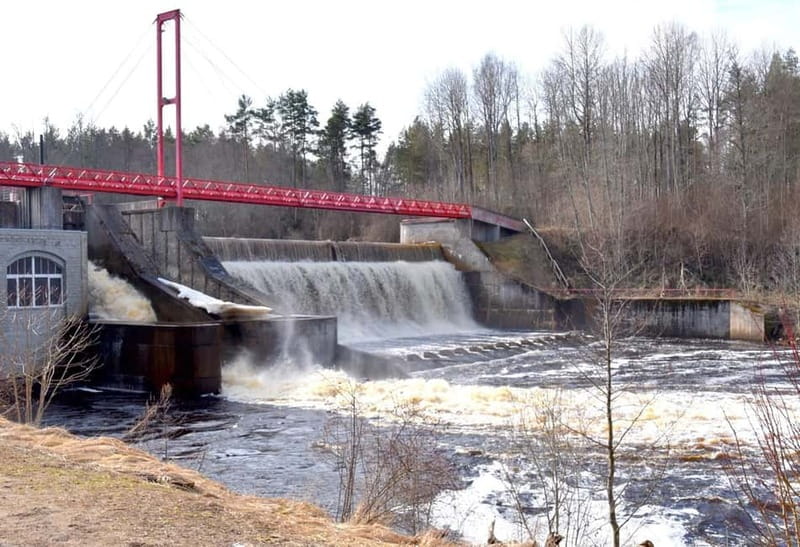 Discover Estonia - car tour from Tallinn to Jägala Waterfall - What the guide does with your time (and why printed notes help)