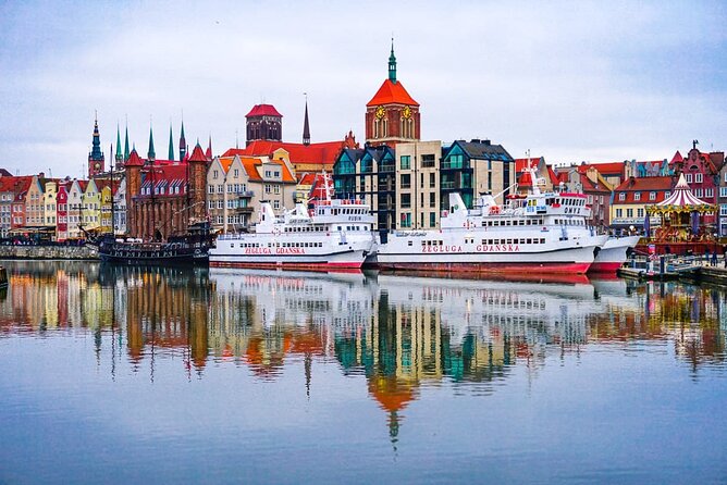 Discover Terrific Tallinn: Self-Guided Audio Tour - Stop 3: House of the Blackheads, a merchant brotherhood story