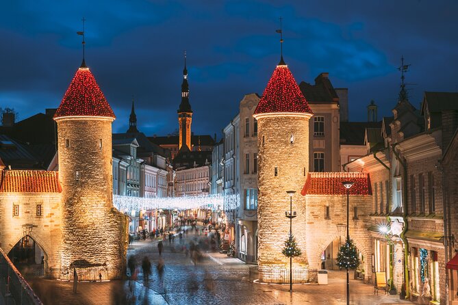 Enchanted Tallinn: Private Christmas Walking Tour with Piparkook - Town Hall Square finale, glühwein stalls and your piparkook moment