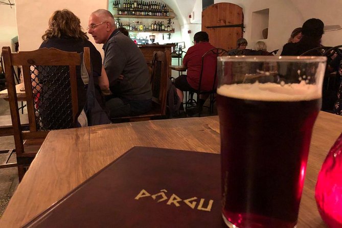 Estonian food, drinks and history tour - Stop 2 at Olde Hansa Shoppe: medieval stories plus a drink tasting