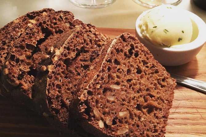 Estonian food, drinks and history tour - The 2-hour rhythm: 3:00 pm start, walkable pacing, and an easy finish