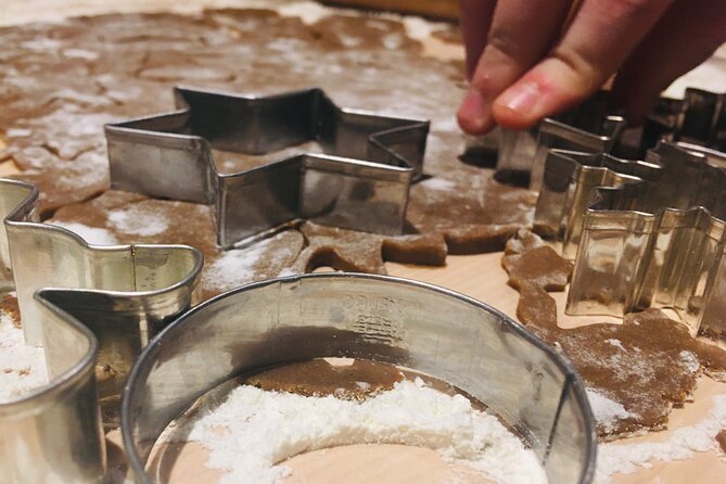 Estonian Gingerbread Workshop in Tallinn's Old Town - Arrive at Tore Toit and get your bearings in Old Town
