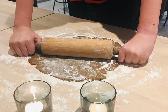 Estonian Gingerbread Workshop in Tallinn's Old Town - How to plan your afternoon around this class