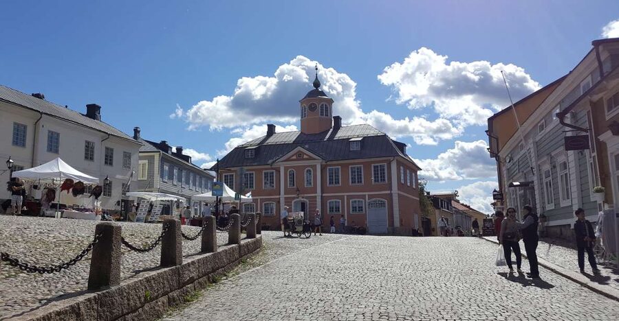 From Helsinki: Porvoo Guided Day Trip with Transportation - Market Square and the King’s Hotel Area: Stories That Match the Setting