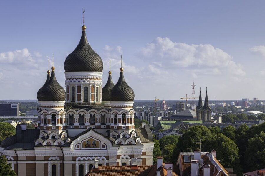From Helsinki: Tallinn with Round-Trip Ferry & Guided Tour - Kiek in de Kök and the Defensive-Tower Story