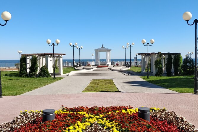 Go East – Private 1 Day Trip to Russian Border - Narva-Jõesuu Beach: A Calm End at the Gulf of Finland