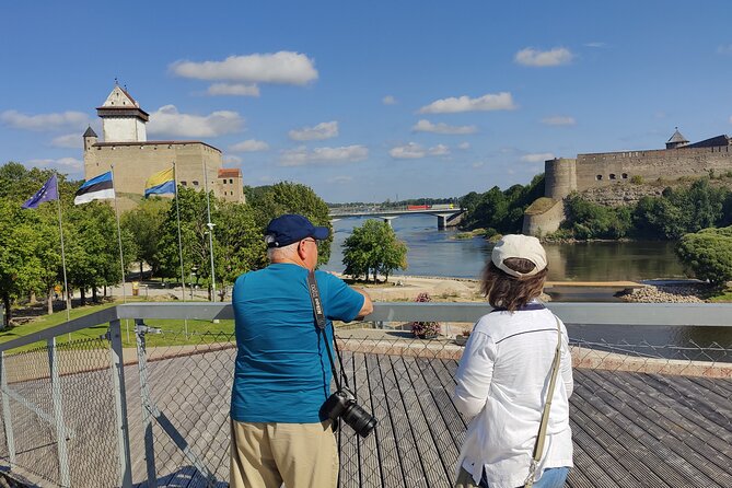 Go East – Private 1 Day Trip to Russian Border - Rakvere Central Square: A 13th-Century Castle Ruin Interruption