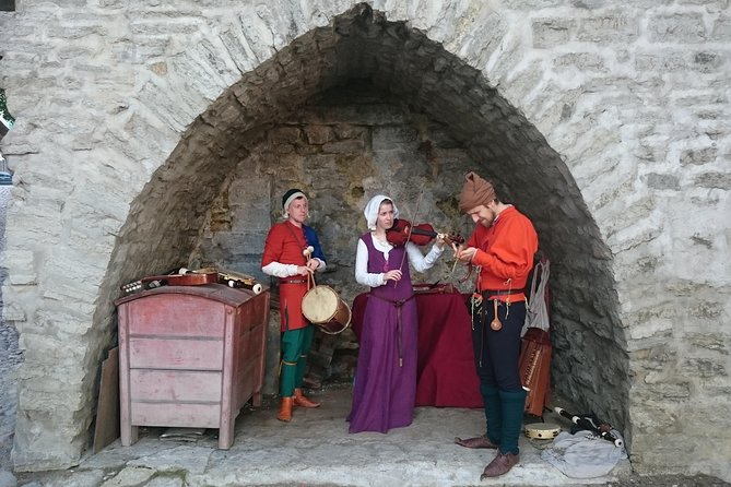 Group walking tour in Tallinn Old Town - Niguliste Museum and the Dance of Death canvas: when you decide to pay for depth