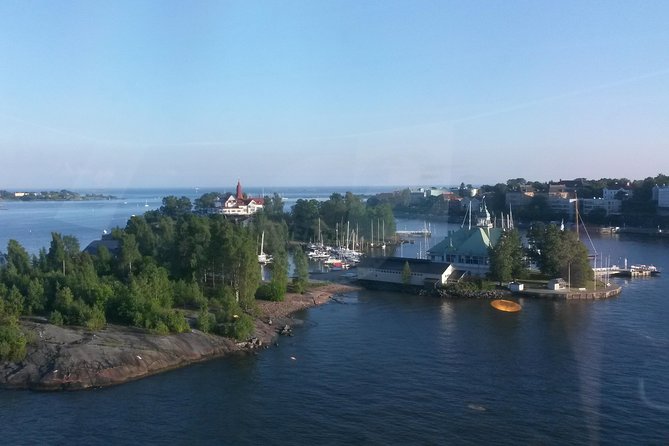 Guided tour to Helsinki from Tallinn by VIP car with return ferry ticket - Jugend-style buildings and the stylish streets between stops