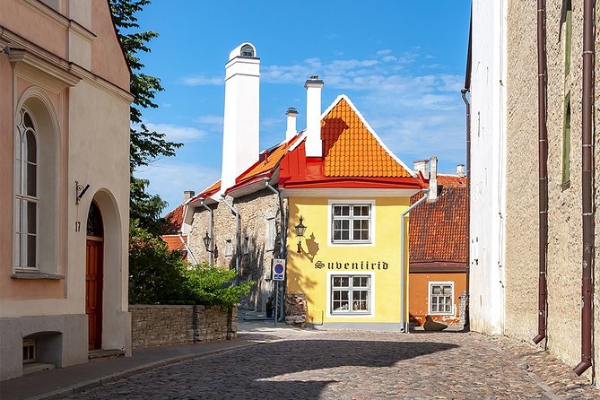 Old and Nowaday Tallinn Driving and Little Walking Private Tour - Tallinn Old Town and St Mary’s Church: Where You Start to Understand the City