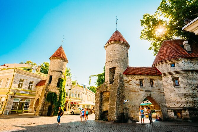 Privat Old Town Walking Tour - A private 2.5-hour loop through Tallinn’s medieval core
