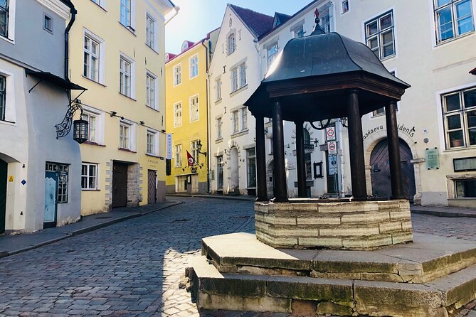 Privat Old Town Walking Tour - How the 2-part route works for your legs and your photos