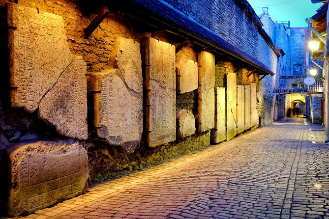 Private Custom Walking Tour with Local Guide in Tallinn - English guide, private group energy, and why it matters