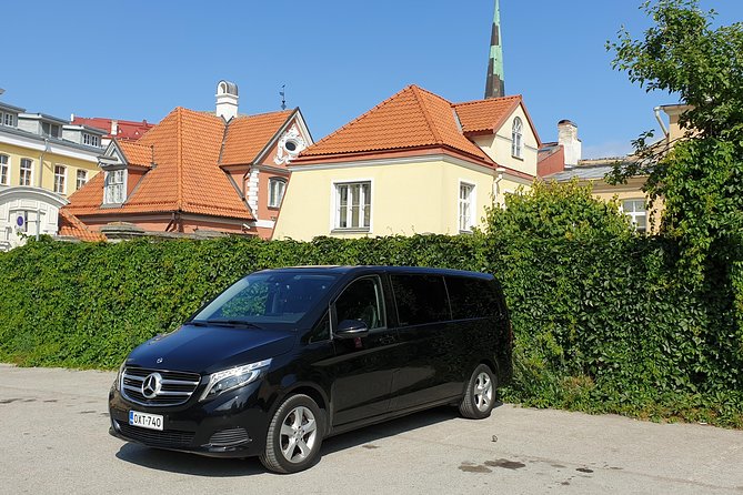Private Day tour to Tallinn from Helsinki. All transfers included - Tallinn Old Town and UNESCO streets that still feel medieval