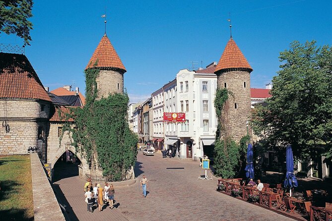 Private Self-Guided Audio Walking Tour in Tallinn Old Town - Who this self-guided Tallinn walk fits best