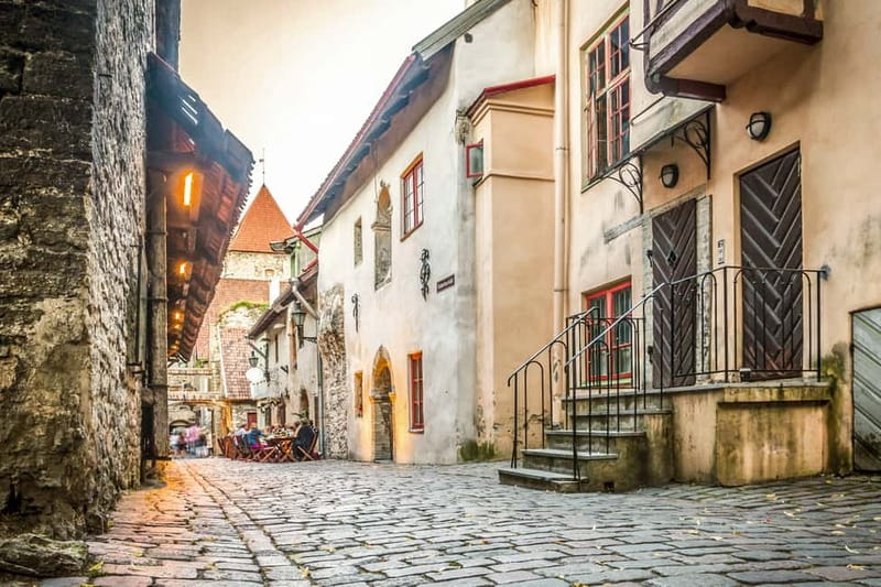 Tallinn: 1.5-Hour Old Town Walking Tour - From the Tourist Information Centre to the Old Town heartbeat