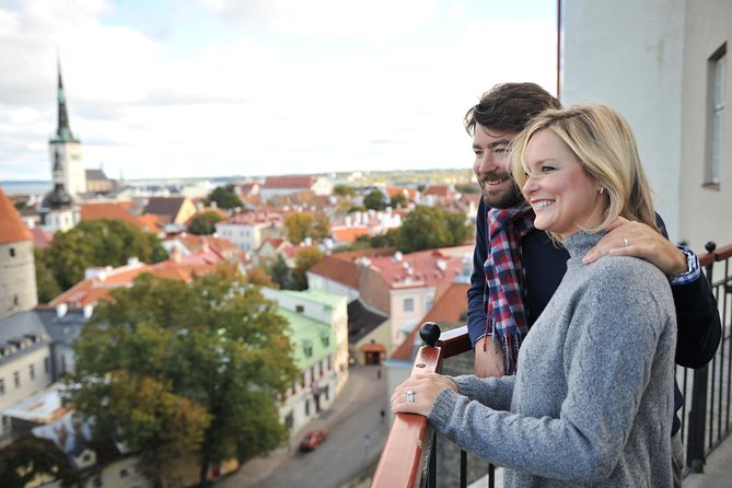 Tallinn 1 Hour Romantic Photo Tour - One-Hour Old Town Photos, Not a Wander Marathon