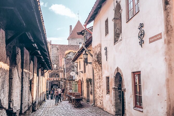 Tallinn 3h Walking Small Group Tour Max 10 People - Why this 3-hour walking route is such a good way to start in Tallinn