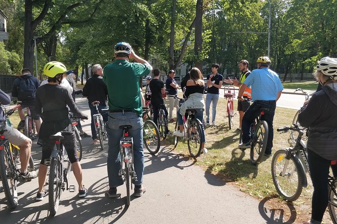 Tallinn Bike Tour with Electric Bikes - Kadriorg Park: The “Public Gardens” Side of Tallinn