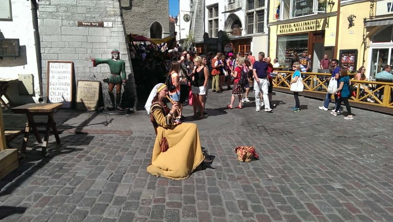 Tallinn: Medieval Walking Tour - Starting at Raekoja 1, you immediately feel the Old Town logic