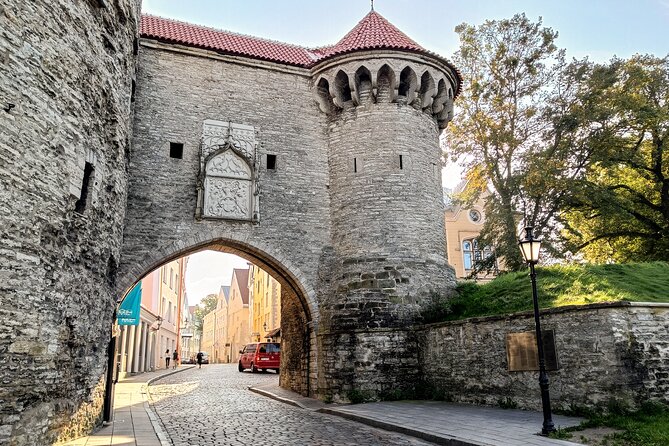 Tallinn Old Town Personalized Private Walking Tour Experience - Price and the Walking Math (Is It Good Value?)