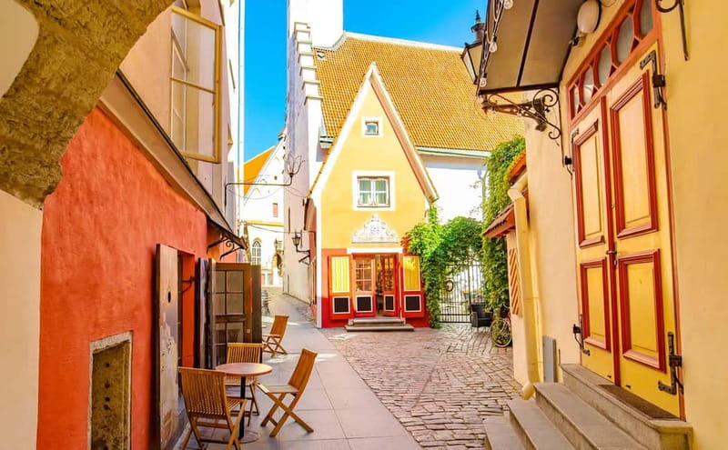 Tallinn Old Town: Stories and Views 2‑Hour Walking Tour - Meeting at Raekoja plats: Easy Start, Clear Target