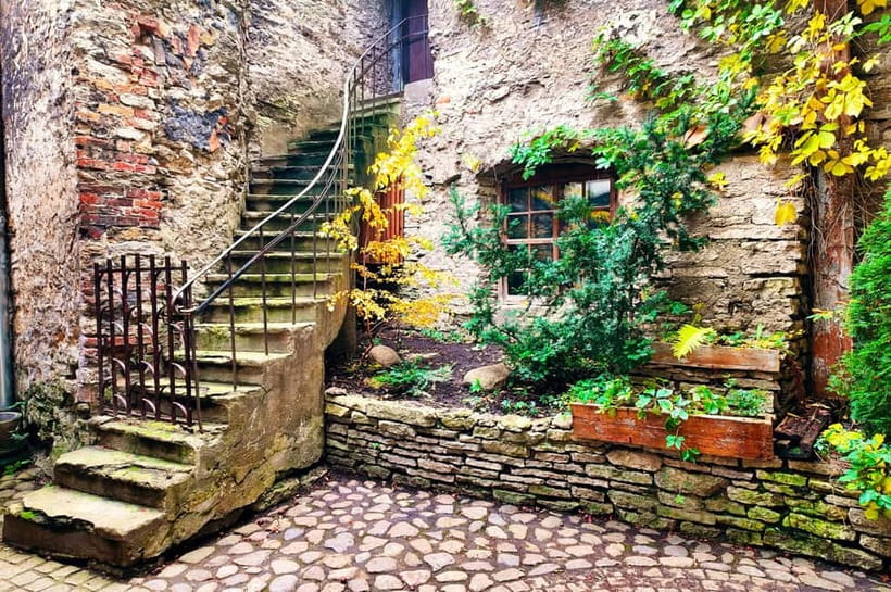 Tallinn Old Town: Stories and Views 2‑Hour Walking Tour - St Mary’s Cathedral: A Guided Interior Moment You Can Decide to Pay For