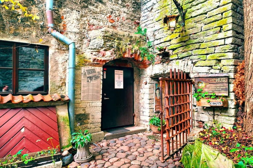 Tallinn Old Town: Stories and Views 2‑Hour Walking Tour - St Nickolas Church Stop: The City’s Voice Starts Right Away