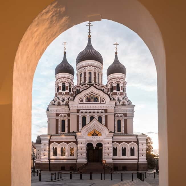 Tallinn: Old Town Tour with Bog Walk - Leaving Tallinn early, and why that matters