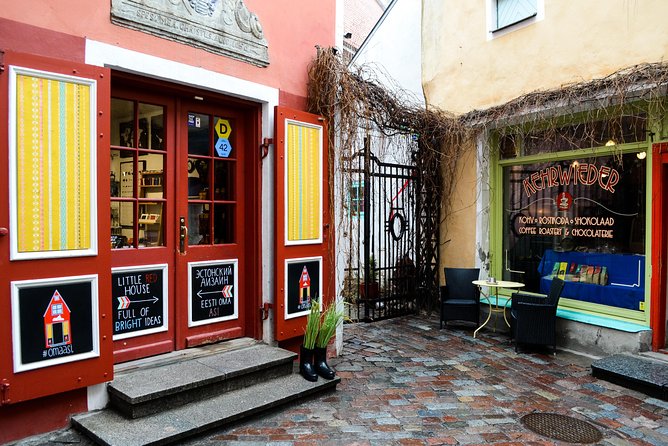 Tallinn Old Town Walking Tour - Stop 3: Kohtuotsa viewpoint, the photo stop that sells the tour