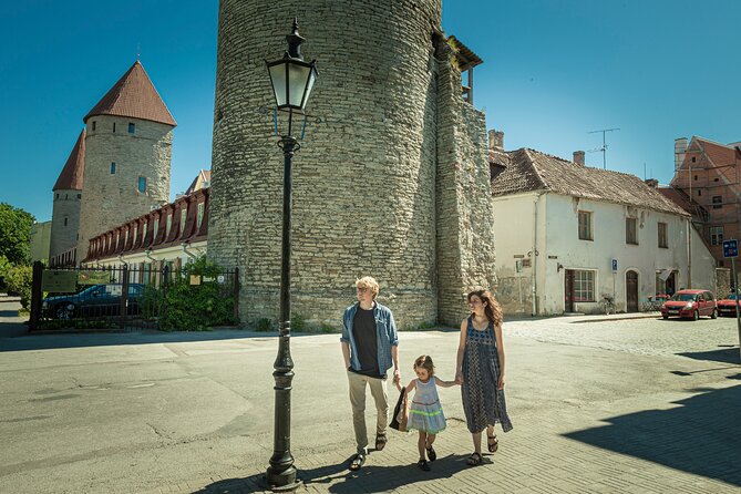 Tallinn Private Photoshoot Tour - Stop 3: Town Square, Raekoja Plats for spontaneous city-life shots