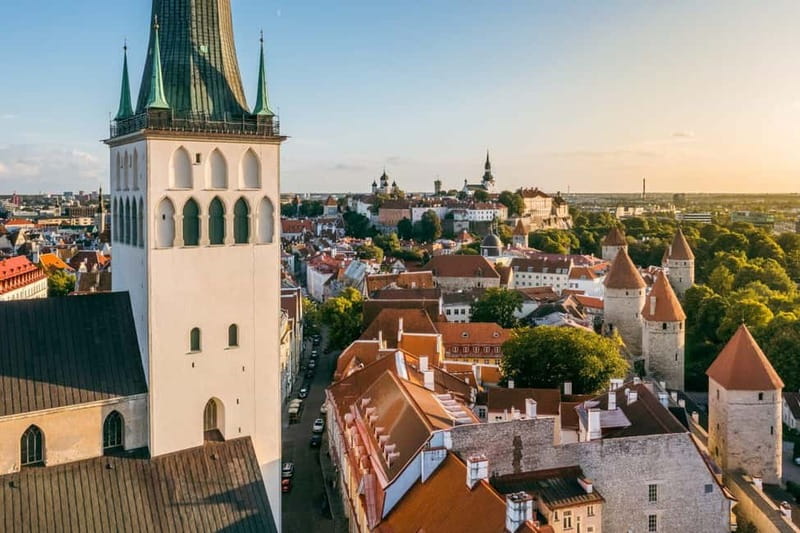 Tallinn: Private Walking in Old Town - Town Hall Square and Raekoja plats: where civic life and trade meet
