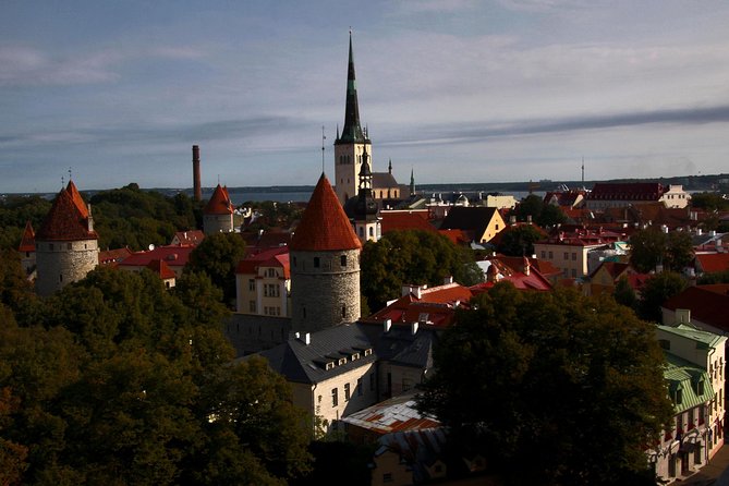 Tallinn: Private Walking Tour with a Local - The private guide factor: no scripts, real conversation, and adjustable pacing
