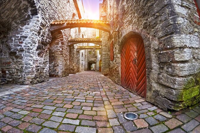 Tallinn Scavenger Hunt and Highlights Self Guided Audio Tour - Key highlights at a glance