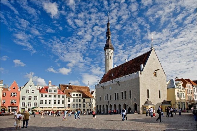 Tallinn Sightseeing Tour by Coach and Foot - Tallinn Old Town on foot: viewpoints, churches, and the hill logic
