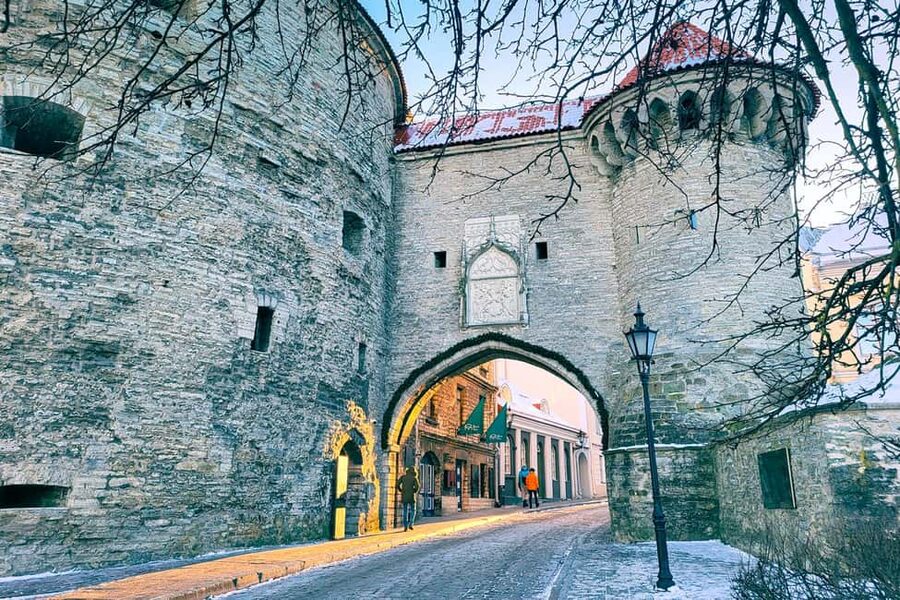 Tallinn Tales: City Highlights Guided Walking Tour - Why This 2-Hour Old Town Walk Works So Well