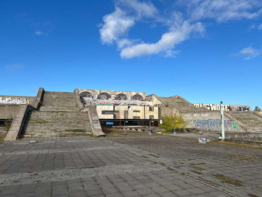 Tenet Soviet Movie Tour Guided by a Background Actor - Why this tour feels different from a standard Tallinn walking loop