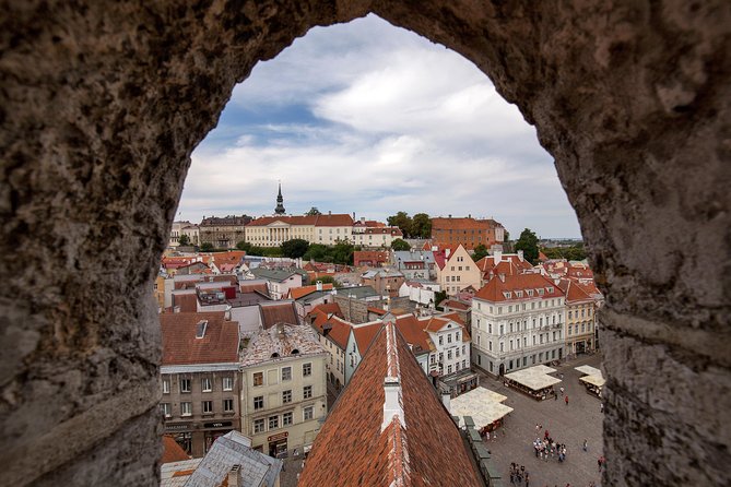 Unique and personal tours of Tallinn Old Town - How the private format and hotel pickup change your day