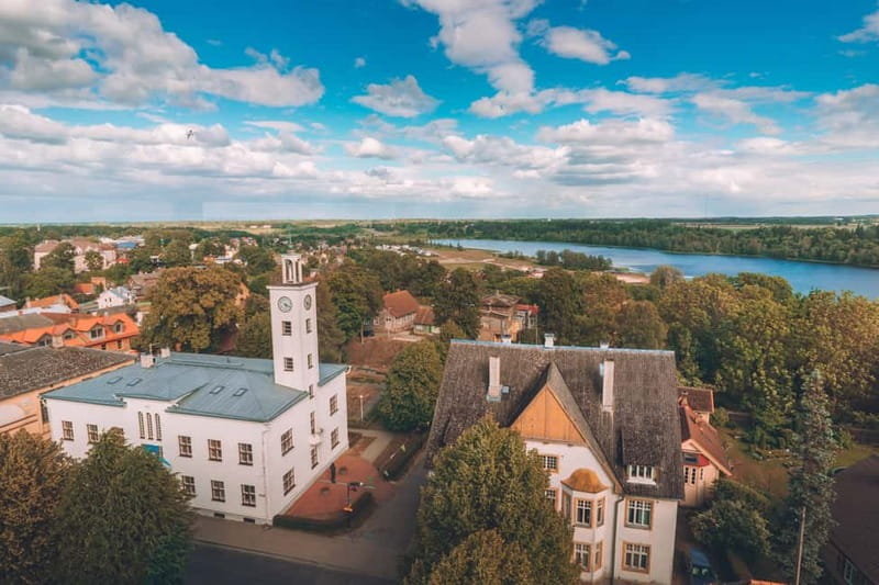 Viljandi: City Highlights Private Walking Tour - Meeting by Schloss Fellin, then stepping into a story-led walk